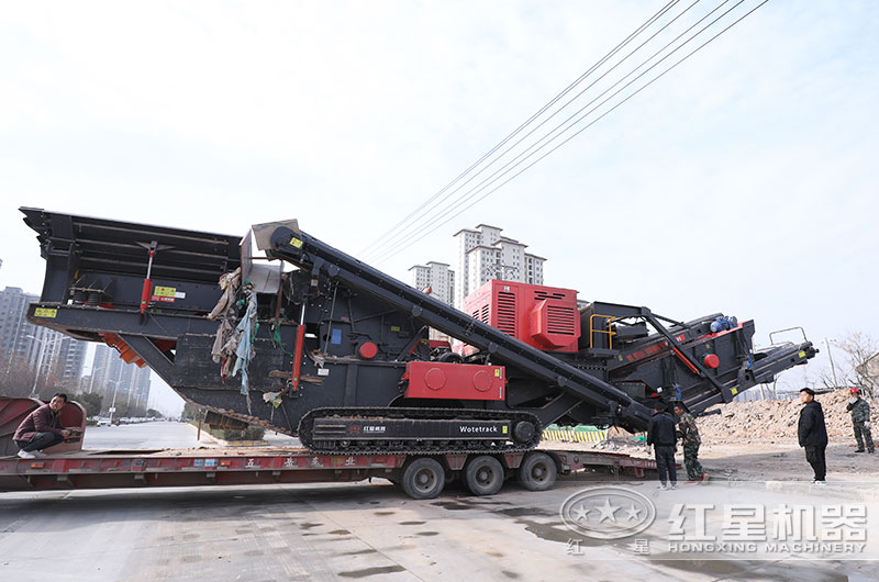 建筑廢料粉碎機(jī)直接開到客戶現(xiàn)場