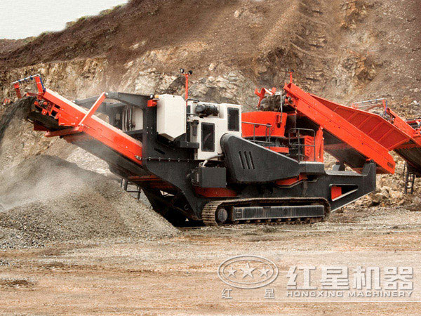 小型流動石子加工機(jī)客戶現(xiàn)場