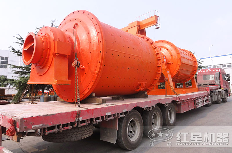 球磨機(jī)裝車(chē)準(zhǔn)備發(fā)貨